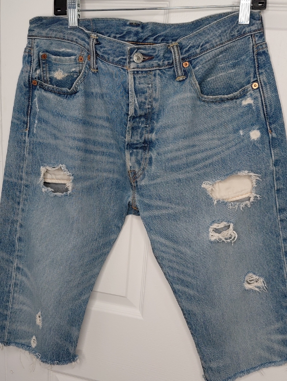 Relaxed Distressed Men's Custom  Jean Shorts — Light Blue Wash
